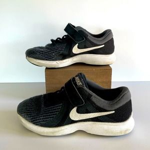 Nike Black White Athletic Shoes Sneakers Youth Kids Size 1.5YW